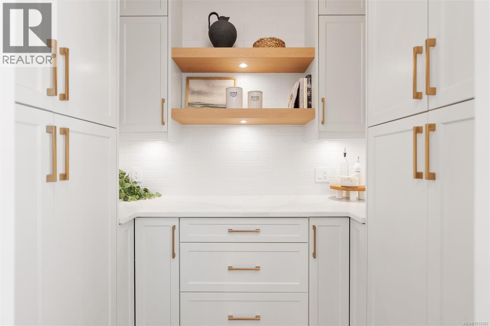 2296 KINGBIRD DR - 8