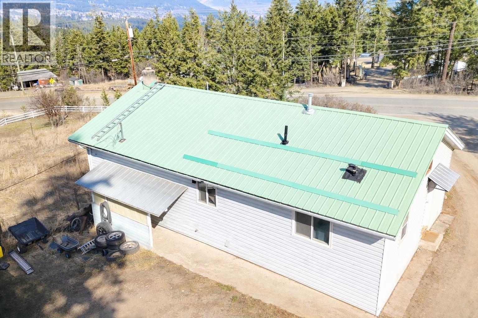 915 DOG CREEK ROAD - 2