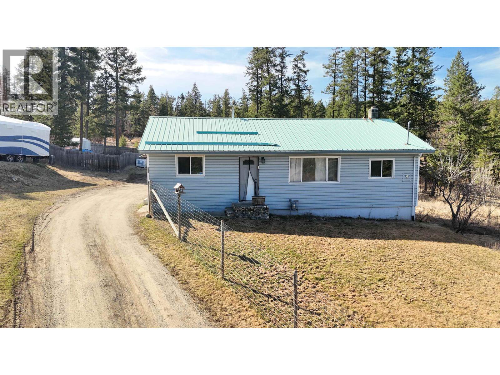 915 DOG CREEK ROAD, Williams Lake