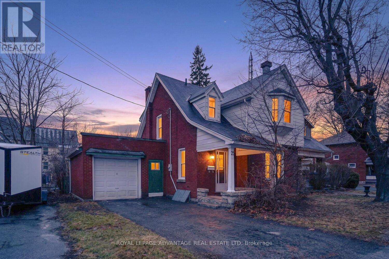 21 GLADSTONE AVENUE - 1