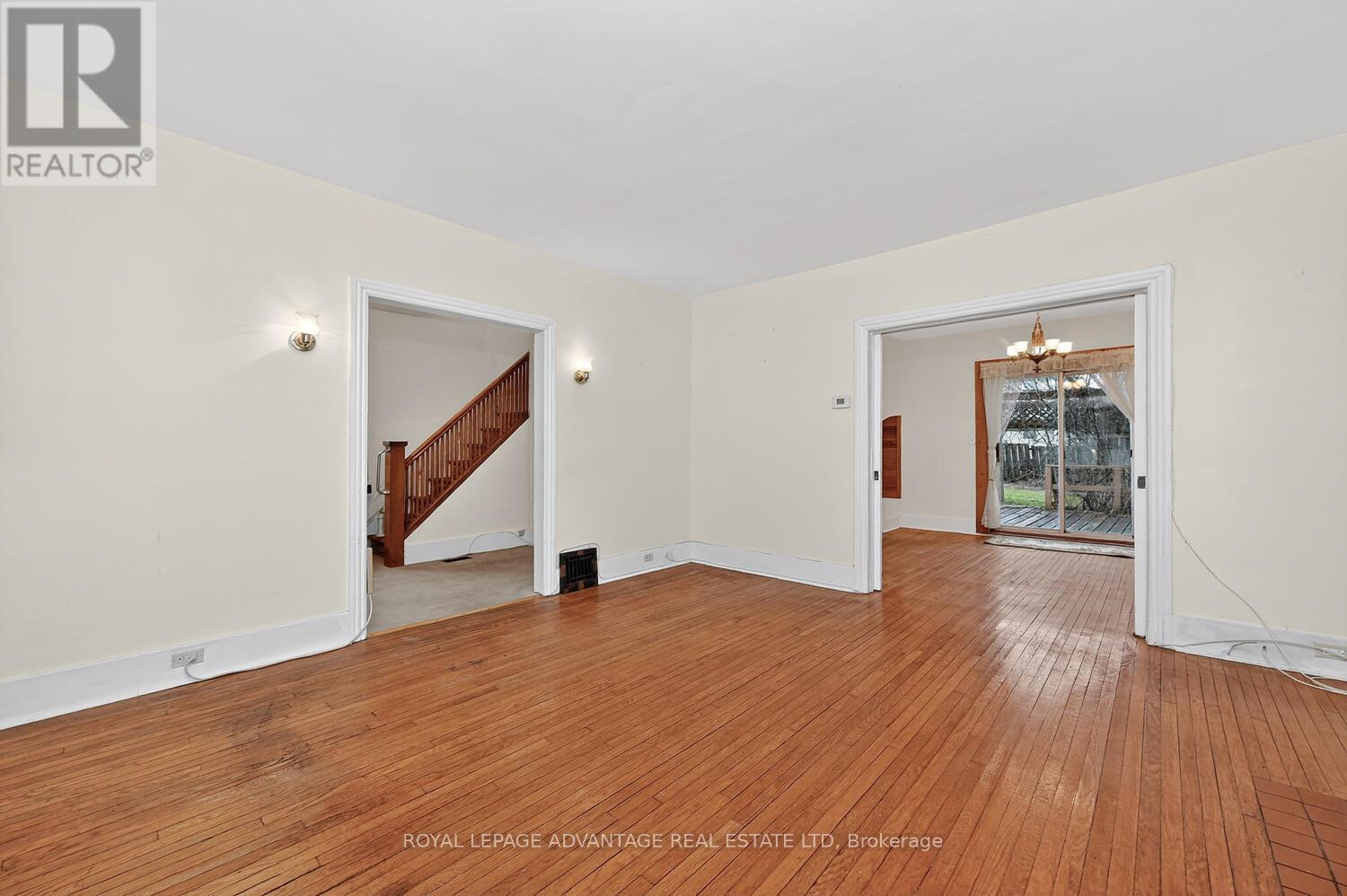 21 GLADSTONE AVENUE — photo 10