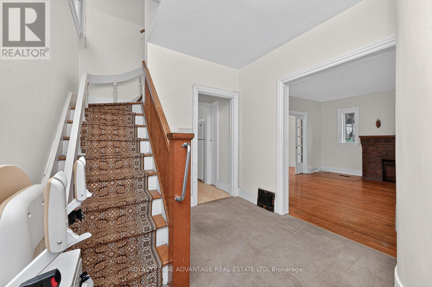 21 GLADSTONE AVENUE - 7