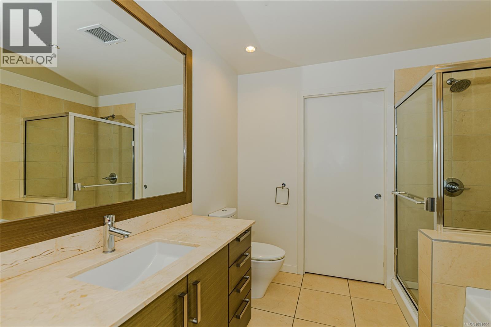 #406 399 TYEE RD - 18