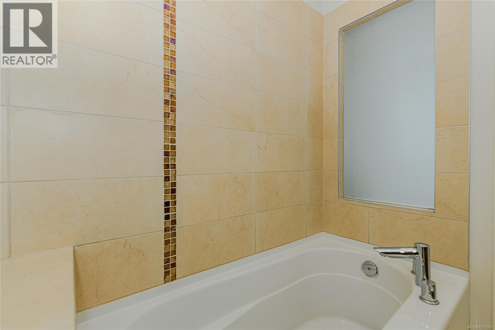 #406 399 TYEE RD - 15