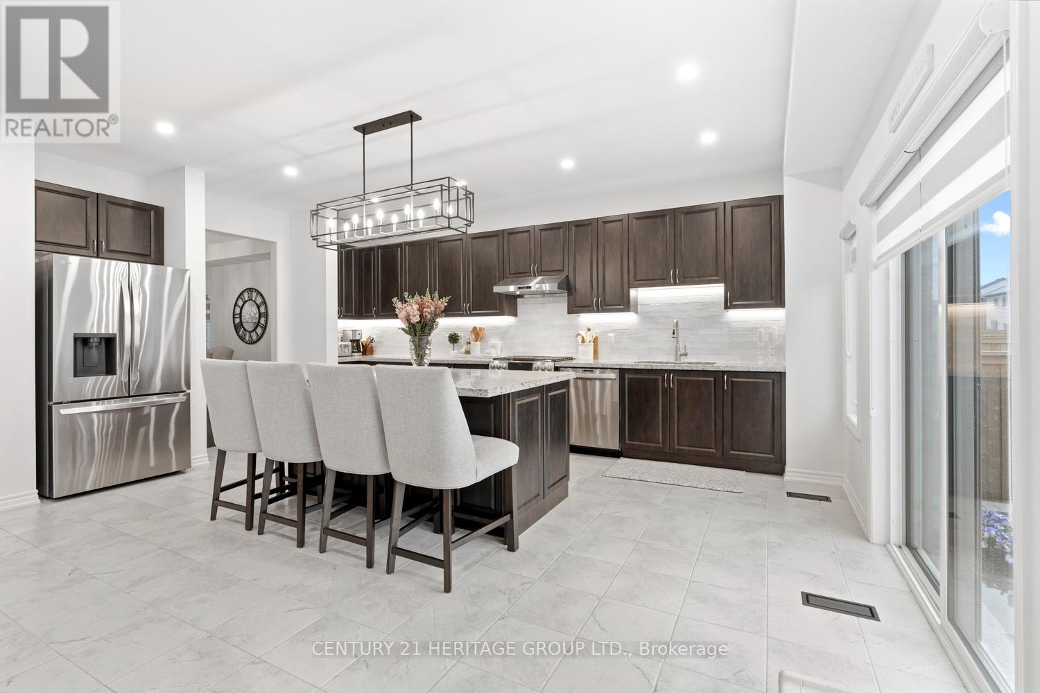 1530 HARKER STREET - 11