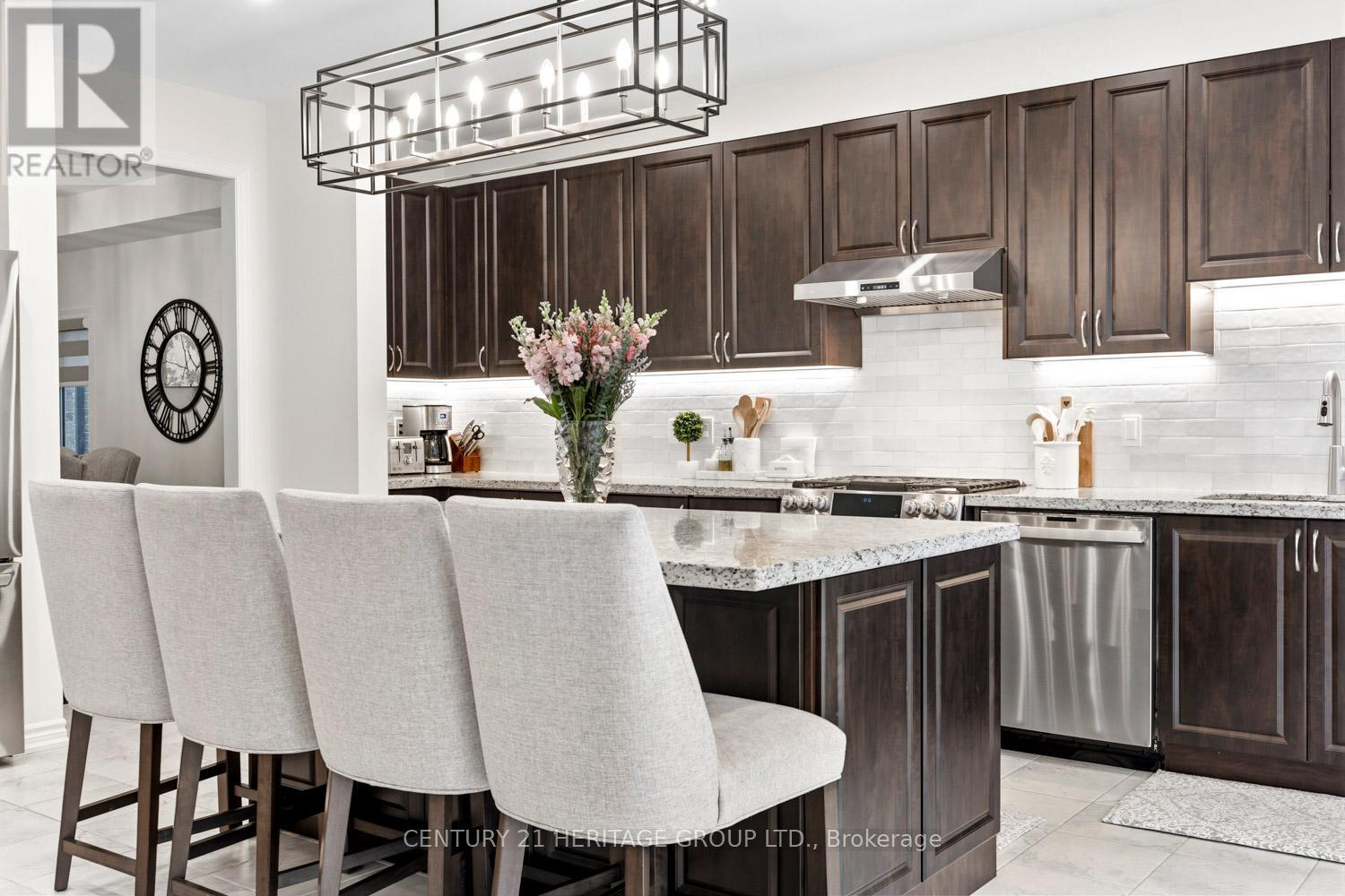 1530 HARKER STREET - 13