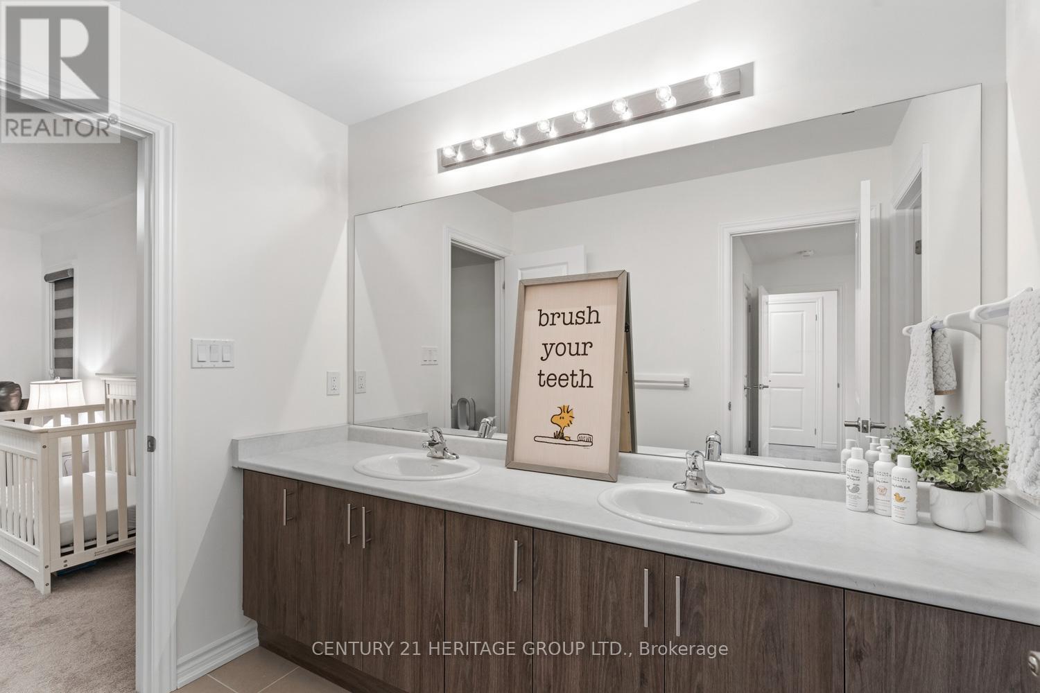 1530 HARKER STREET - 37