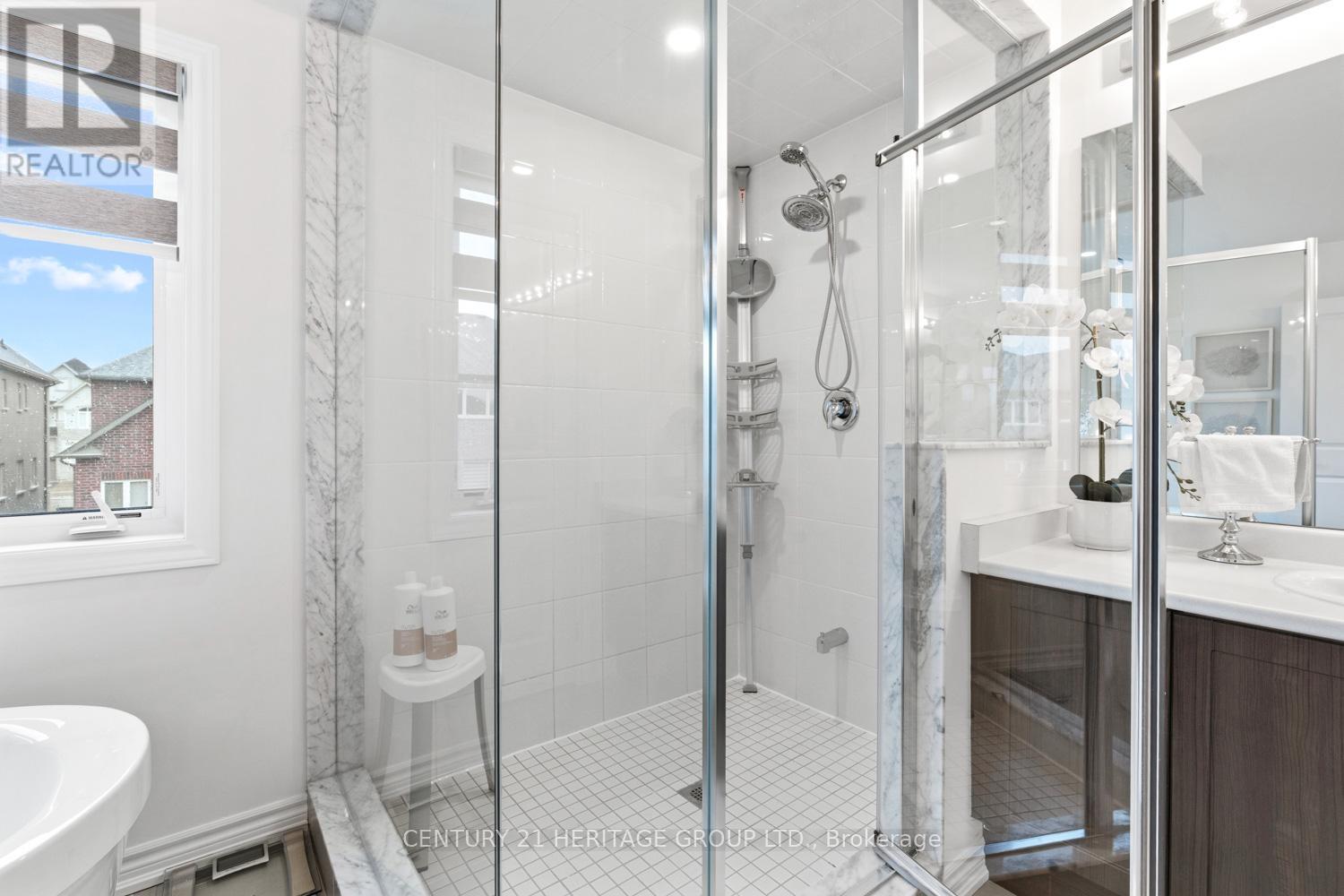 1530 HARKER STREET - 26
