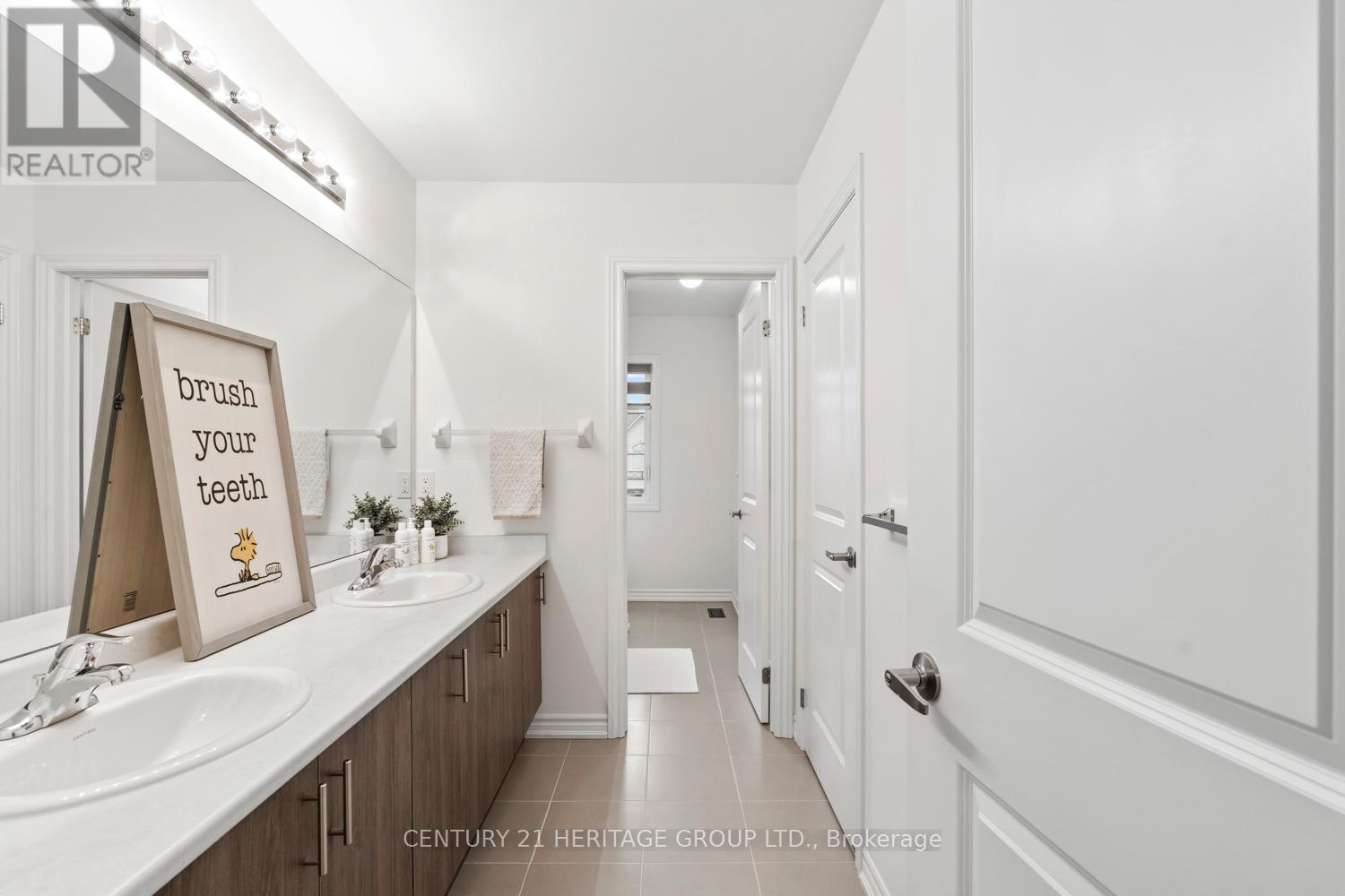 1530 HARKER STREET - 38