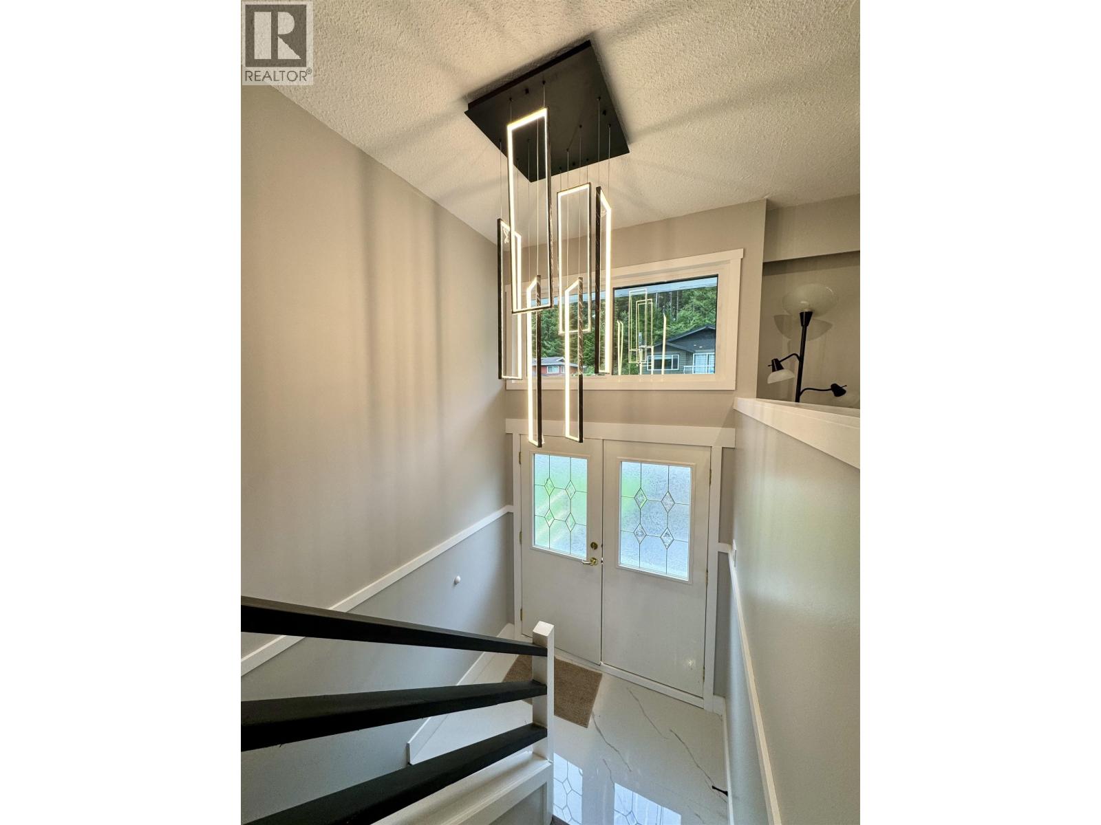 1831 KOOTENAY AVENUE - 14