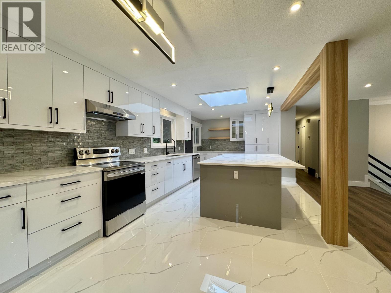 1831 KOOTENAY AVENUE - 7