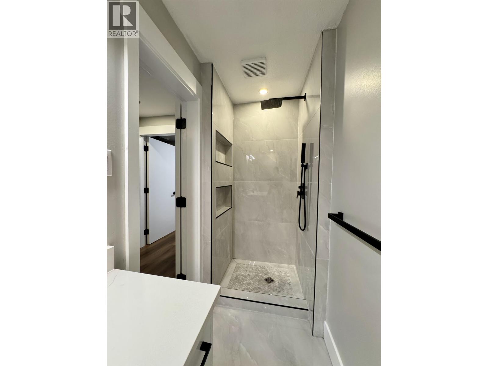 1831 KOOTENAY AVENUE - 29