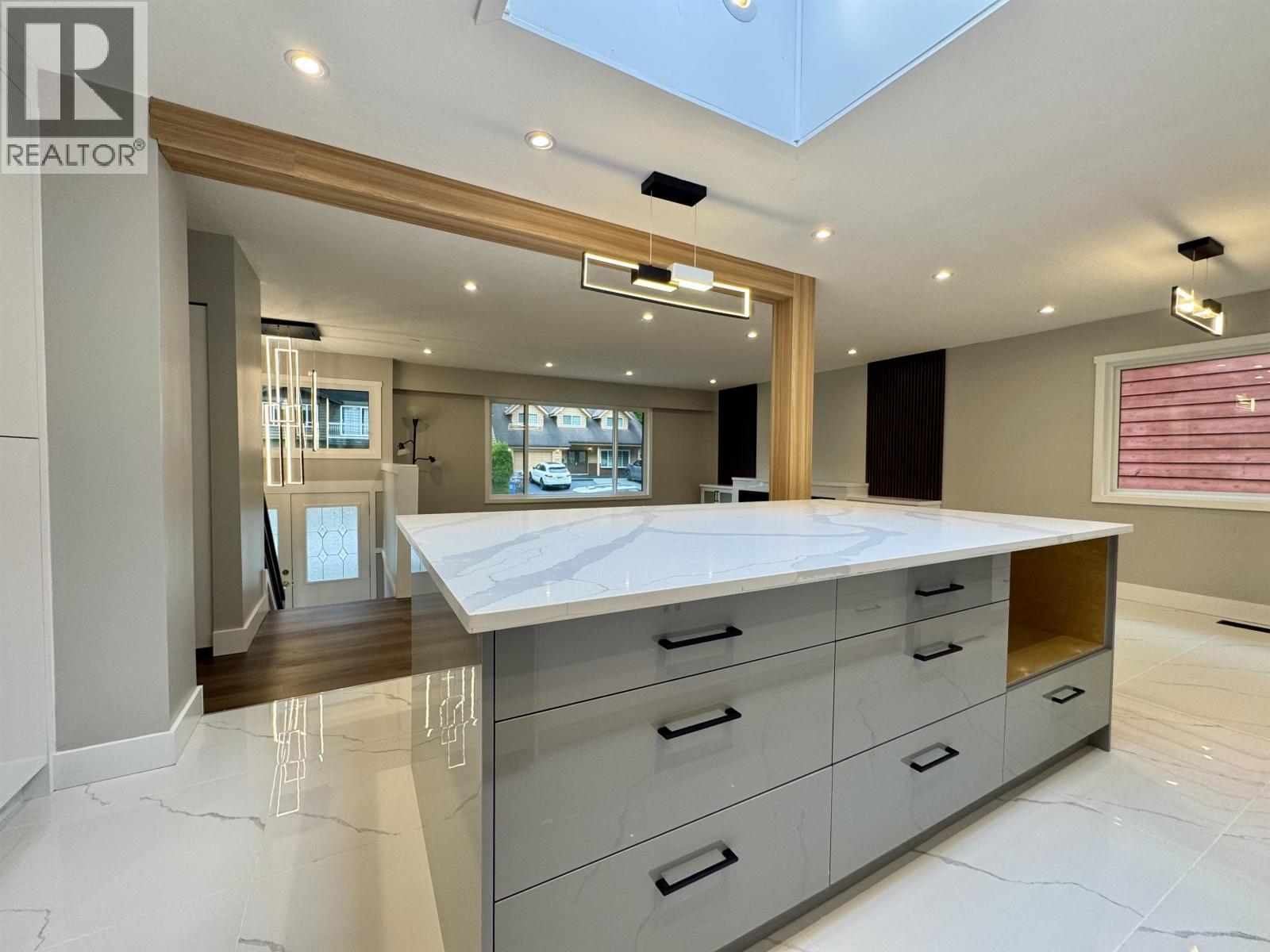 1831 KOOTENAY AVENUE - 13