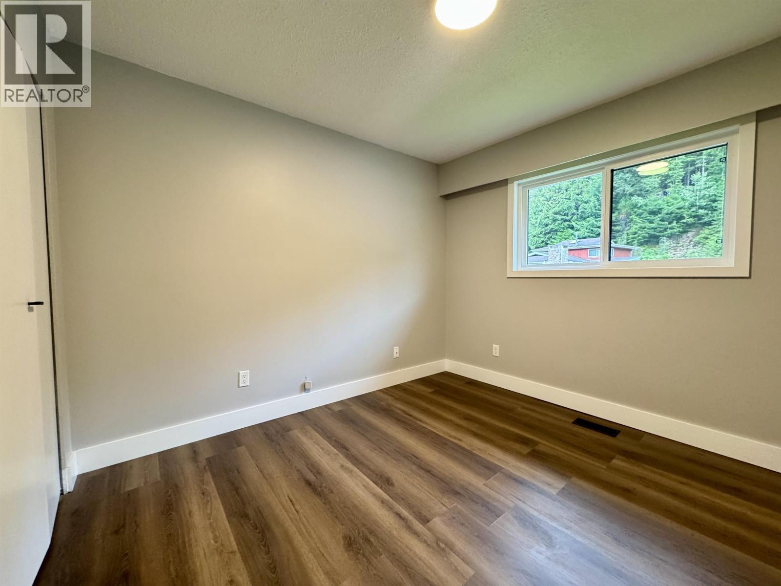 1831 KOOTENAY AVENUE - 19