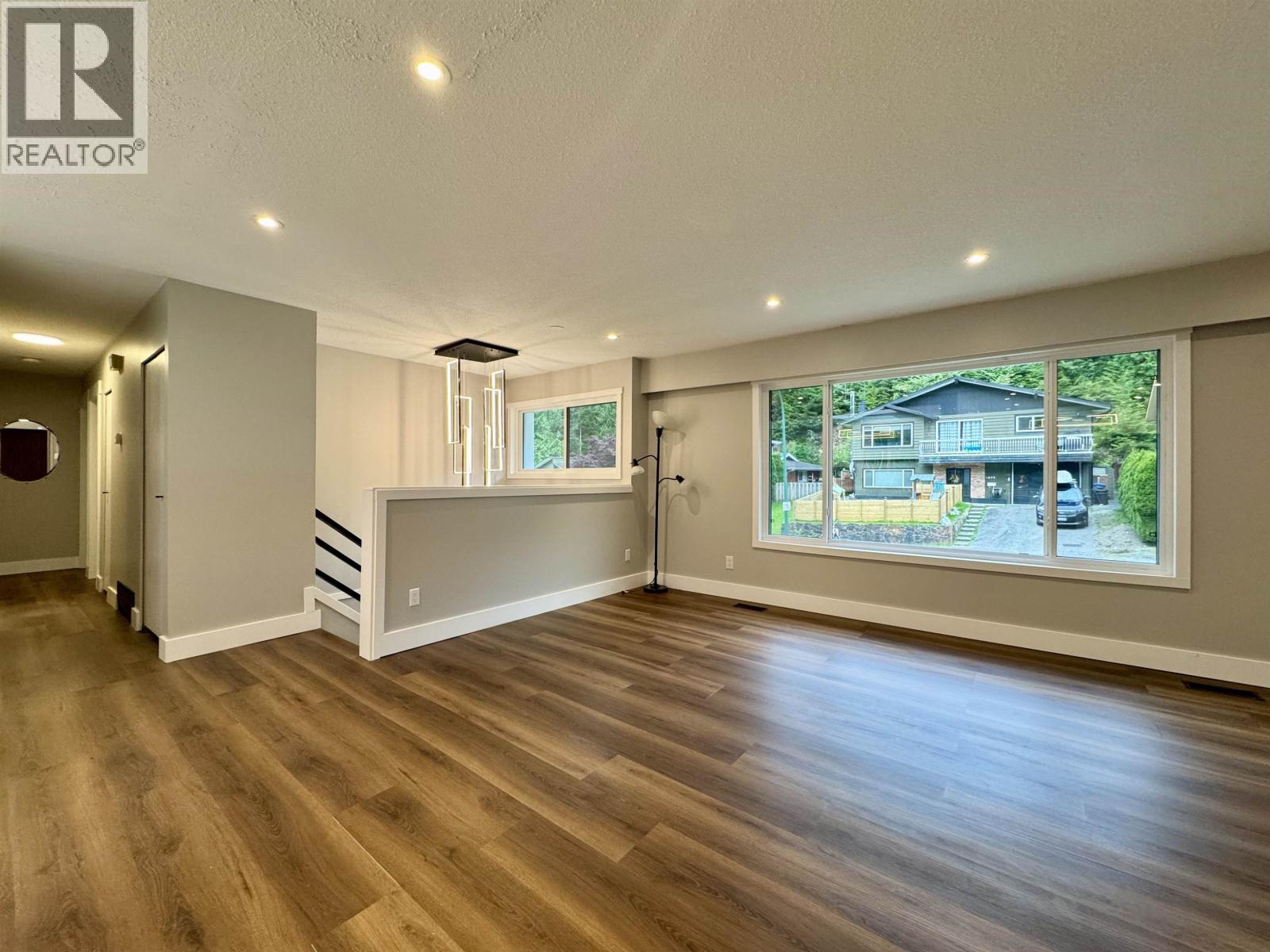 1831 KOOTENAY AVENUE - Image 3