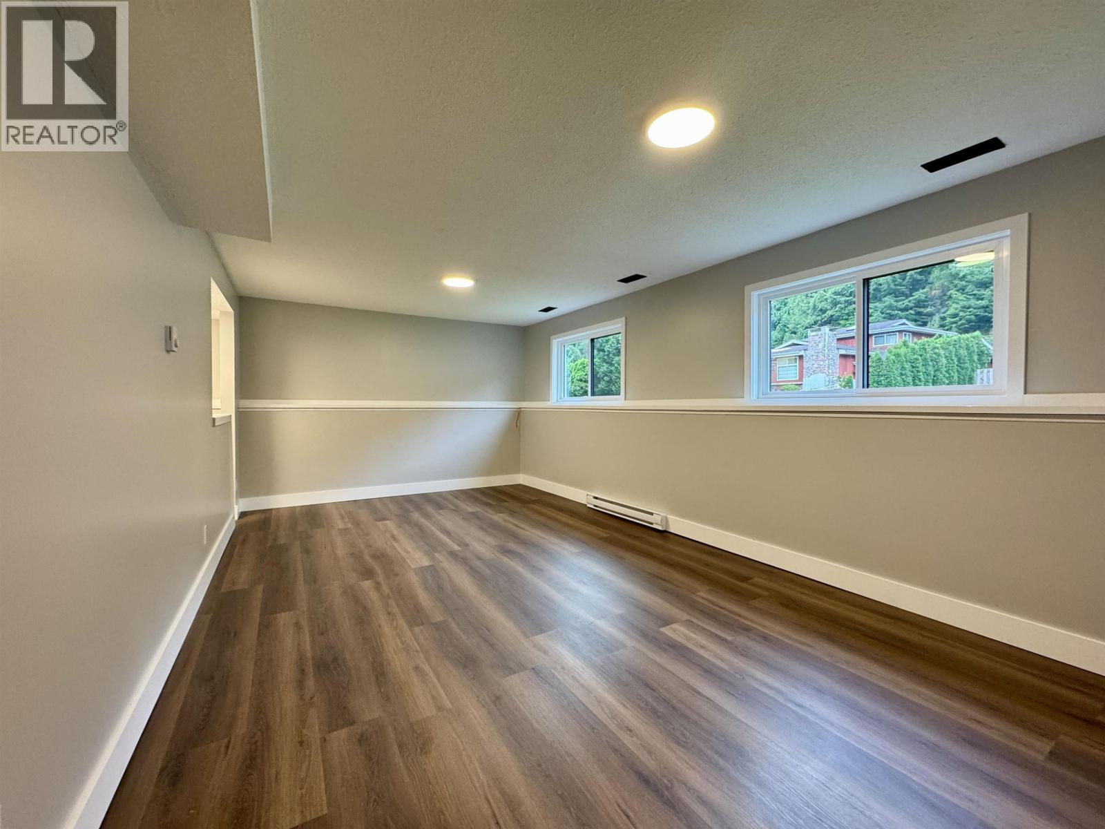 1831 KOOTENAY AVENUE - 23