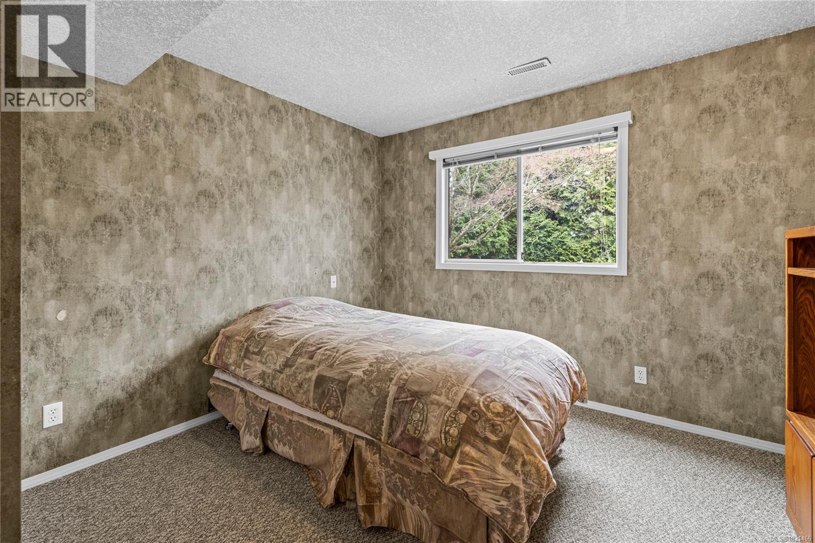 6298 WATERBURY RD - 33