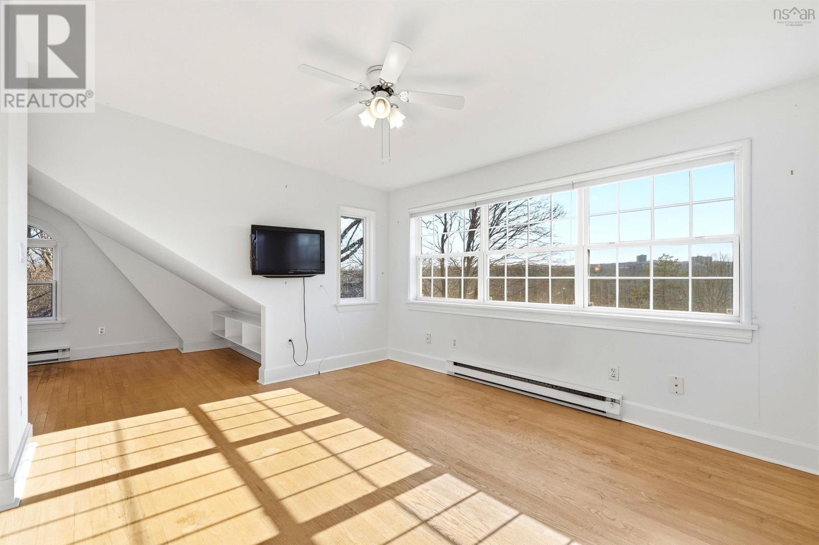 Property 26 of 49 of 1638 Beech Street