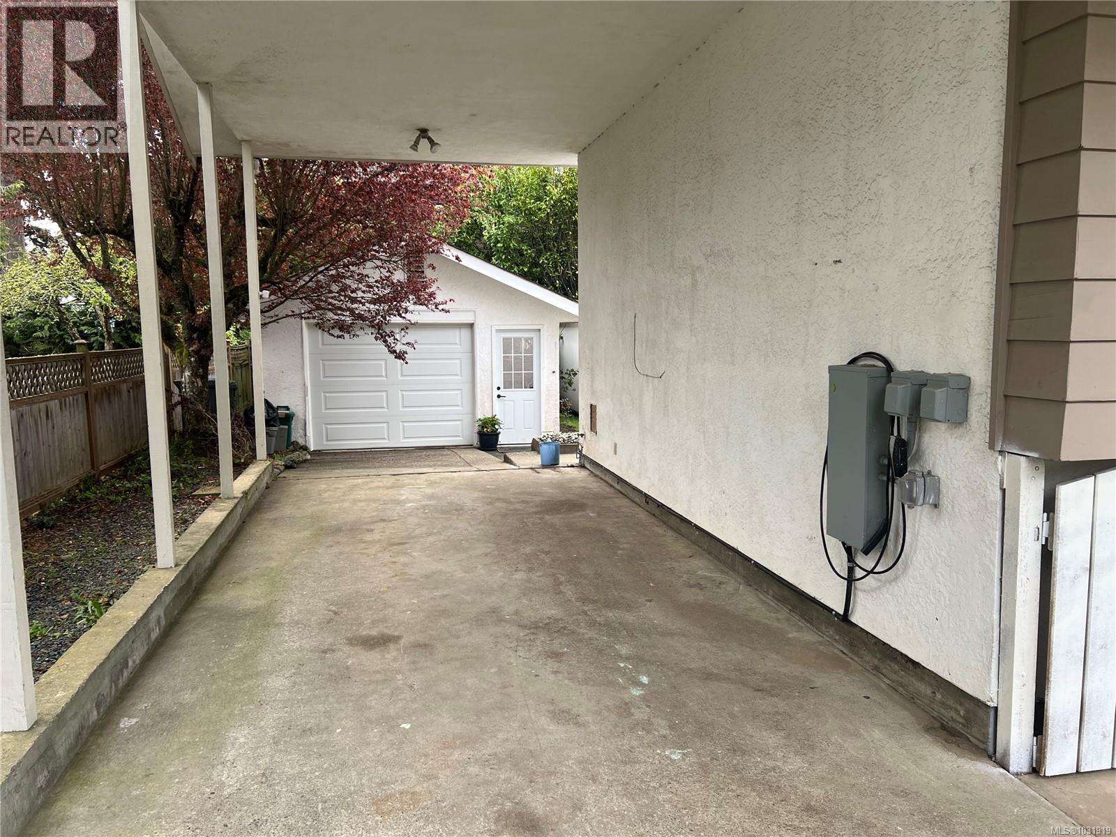 3357 SWINDELL CRES - Image 3