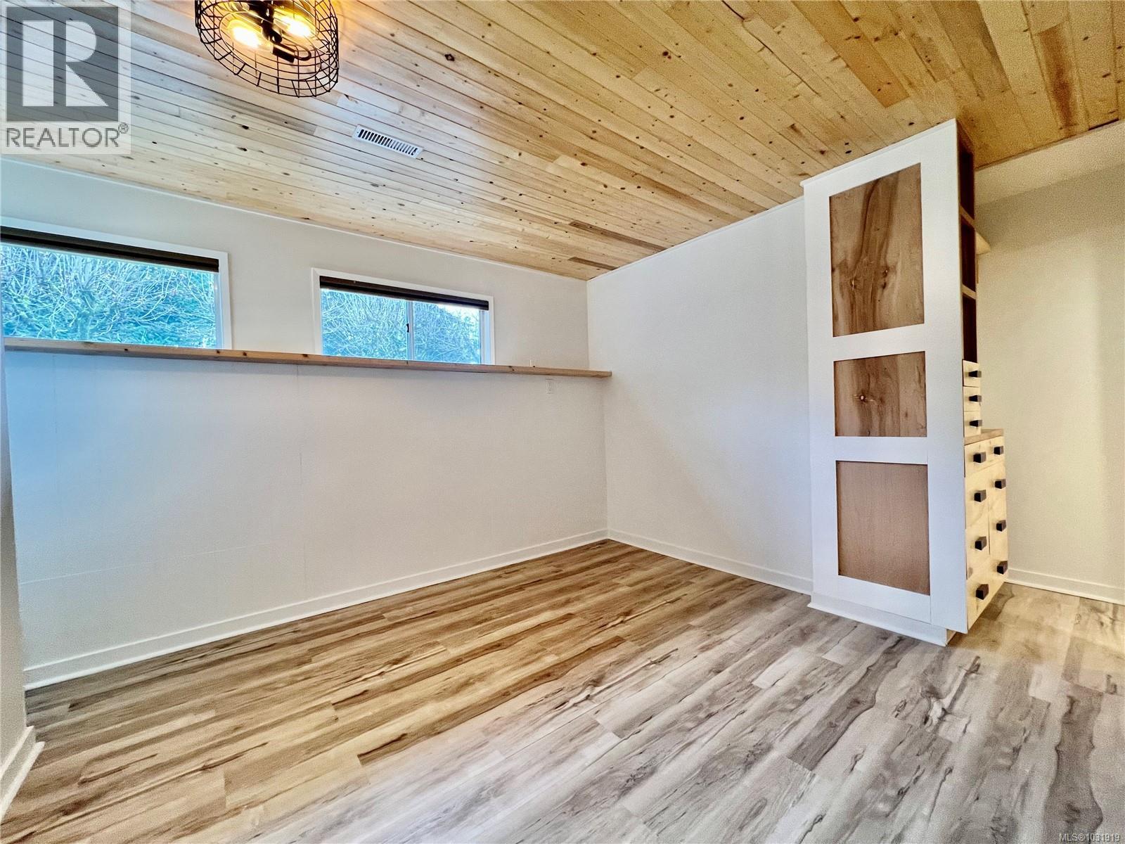 3357 SWINDELL CRES - 17