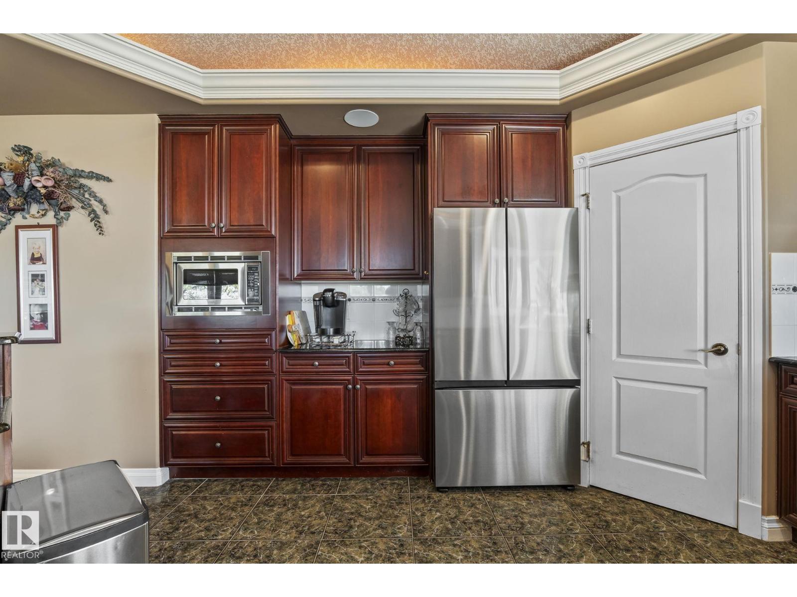9610 167 ST SW - 25
