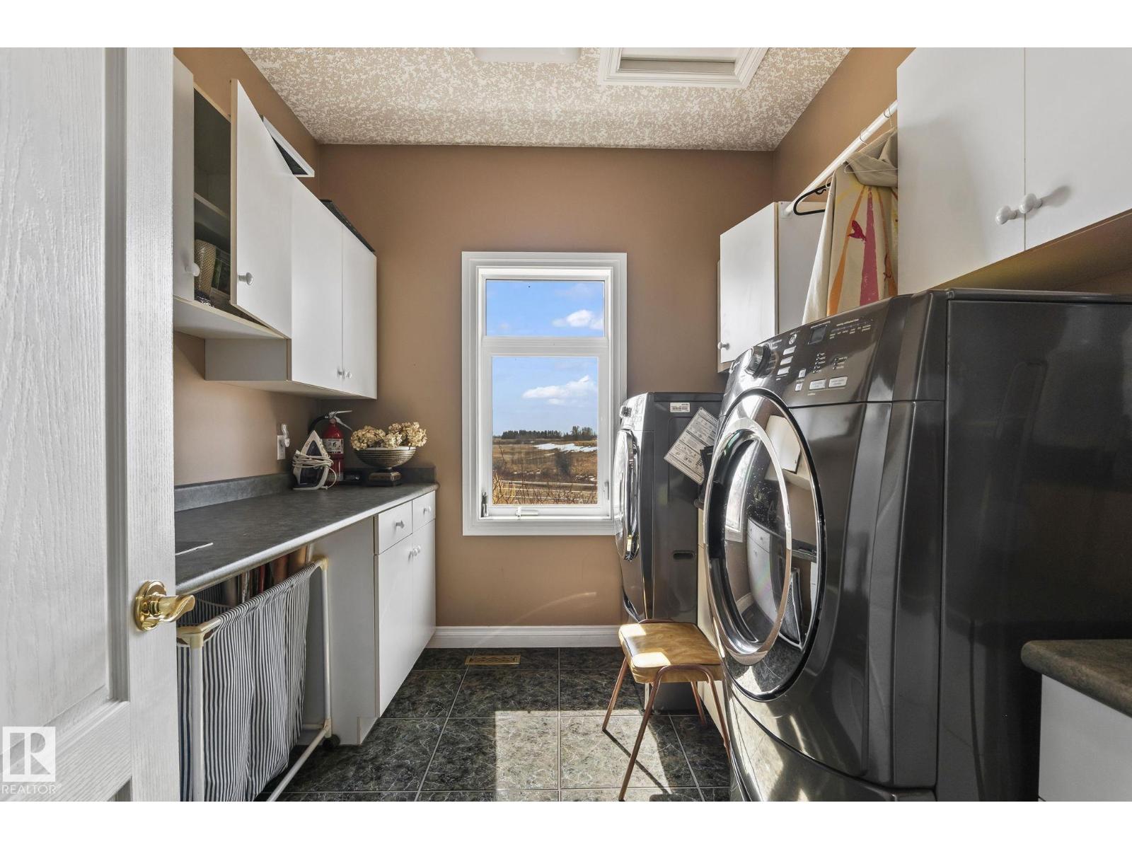 9610 167 ST SW - 28