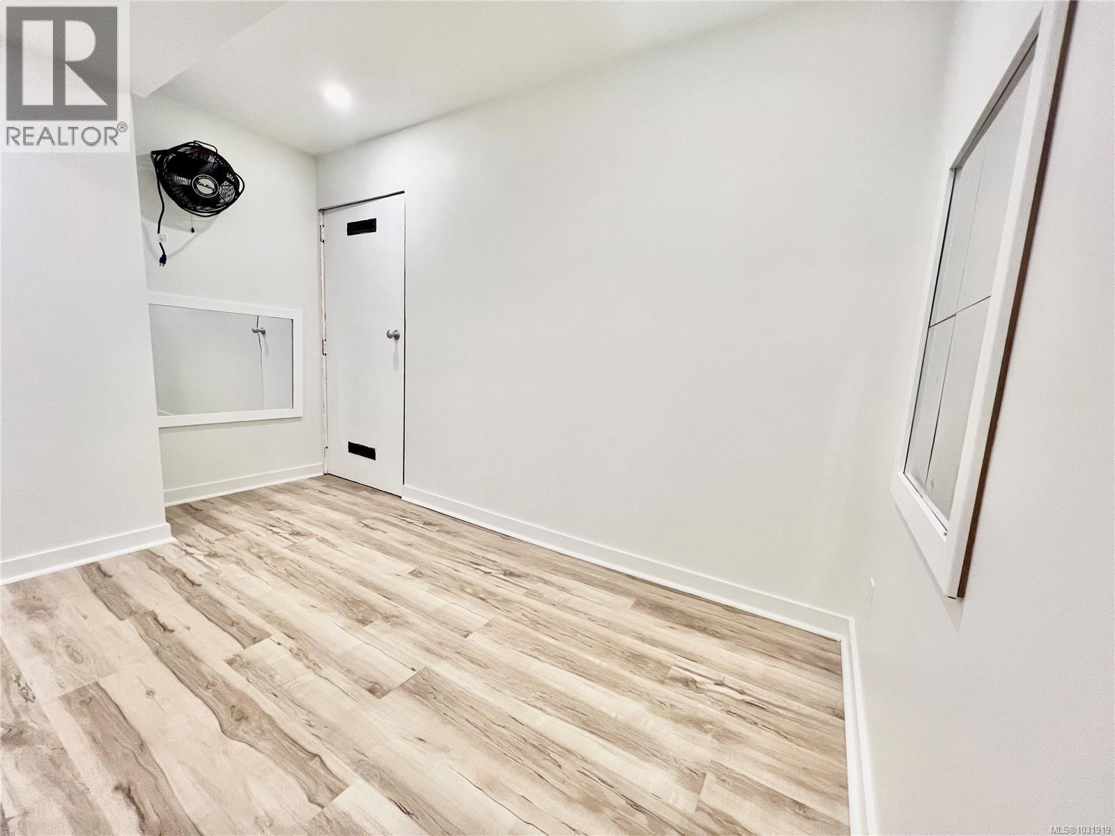 3357 SWINDELL CRES - 22