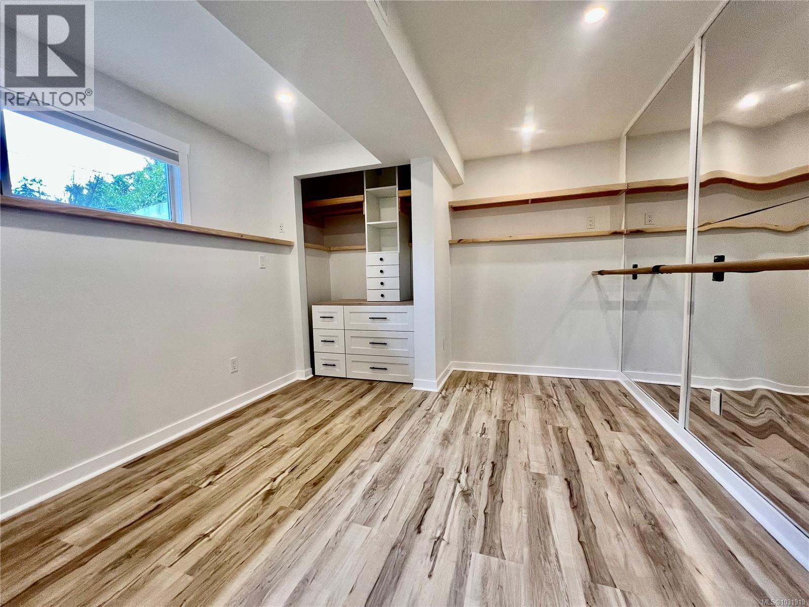 3357 SWINDELL CRES - 21