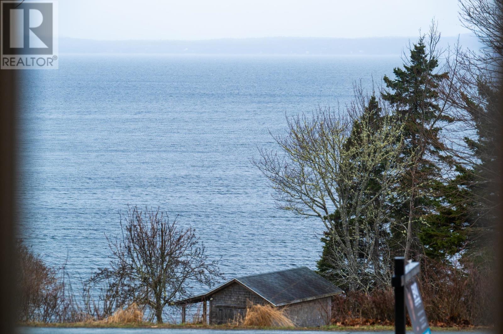 Property 13 of 49 of 75 Bayview Drive