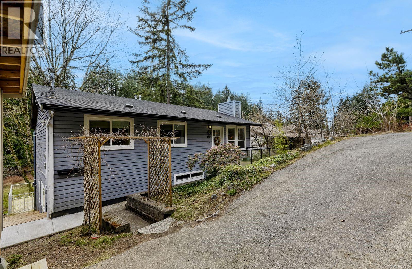 4067 ROSS RD - 52