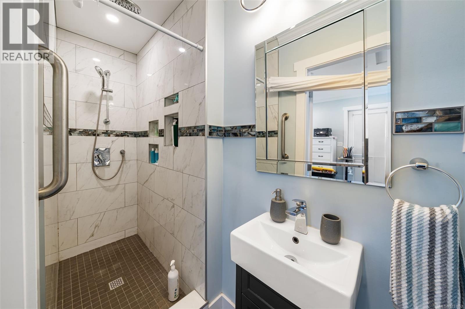 #36 3497 GIBBINS RD - 12