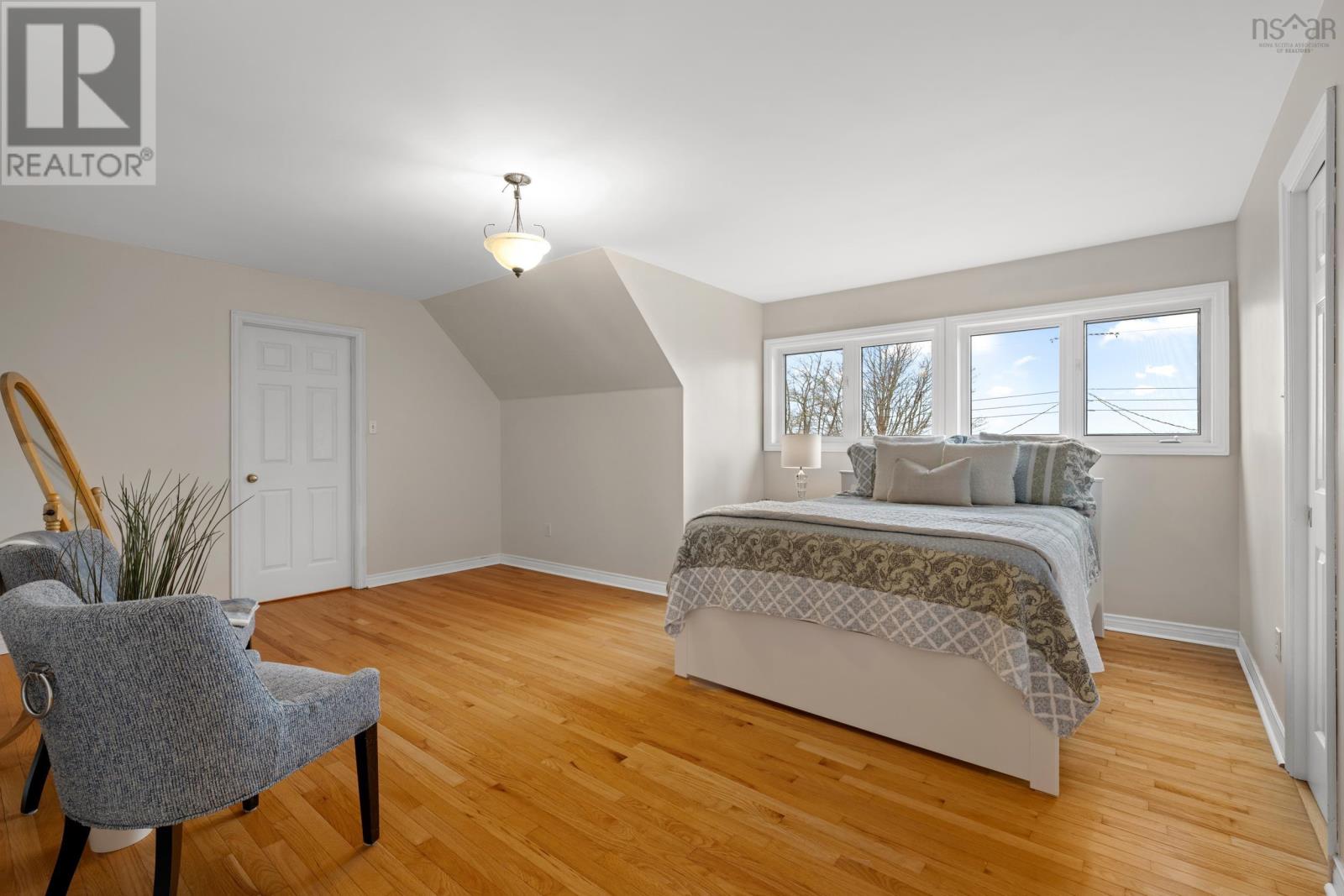 Property 30 of 49 of 75 Bayview Drive