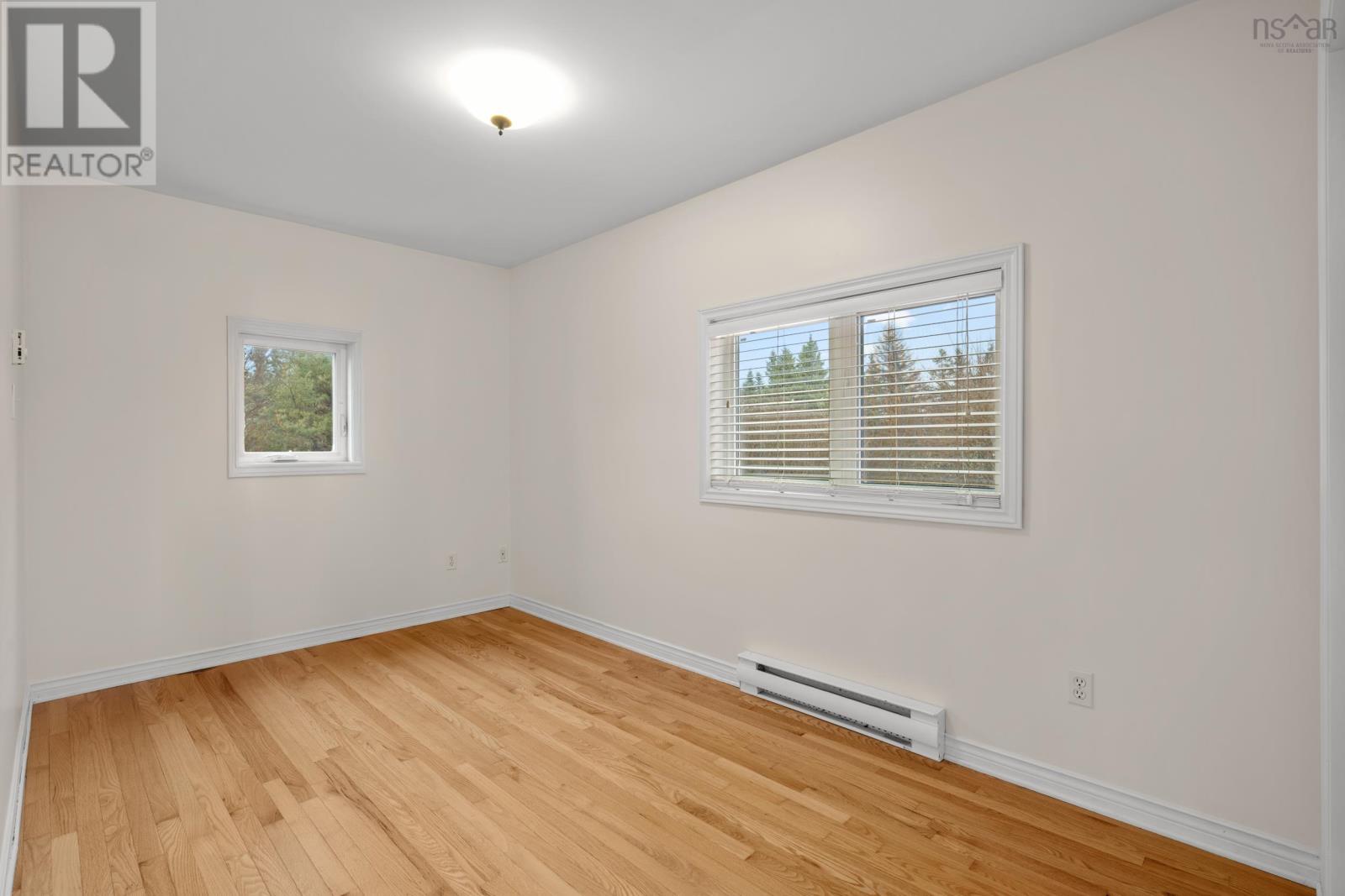 Property 33 of 49 of 75 Bayview Drive