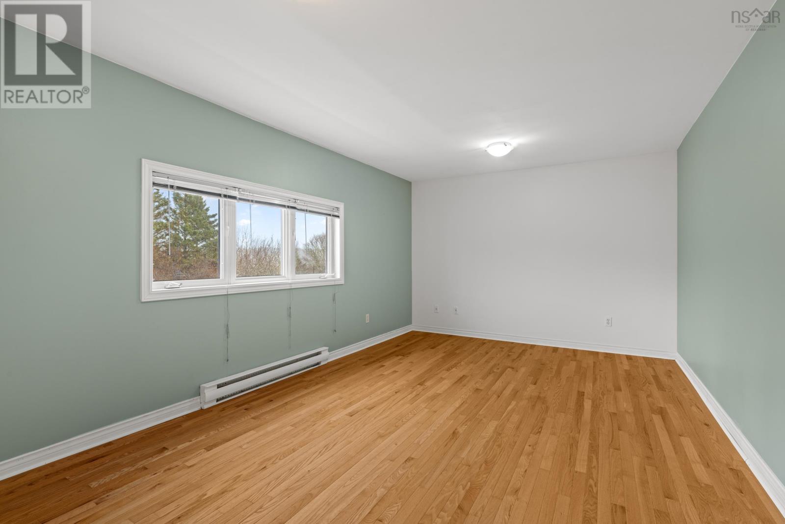 Property 32 of 49 of 75 Bayview Drive