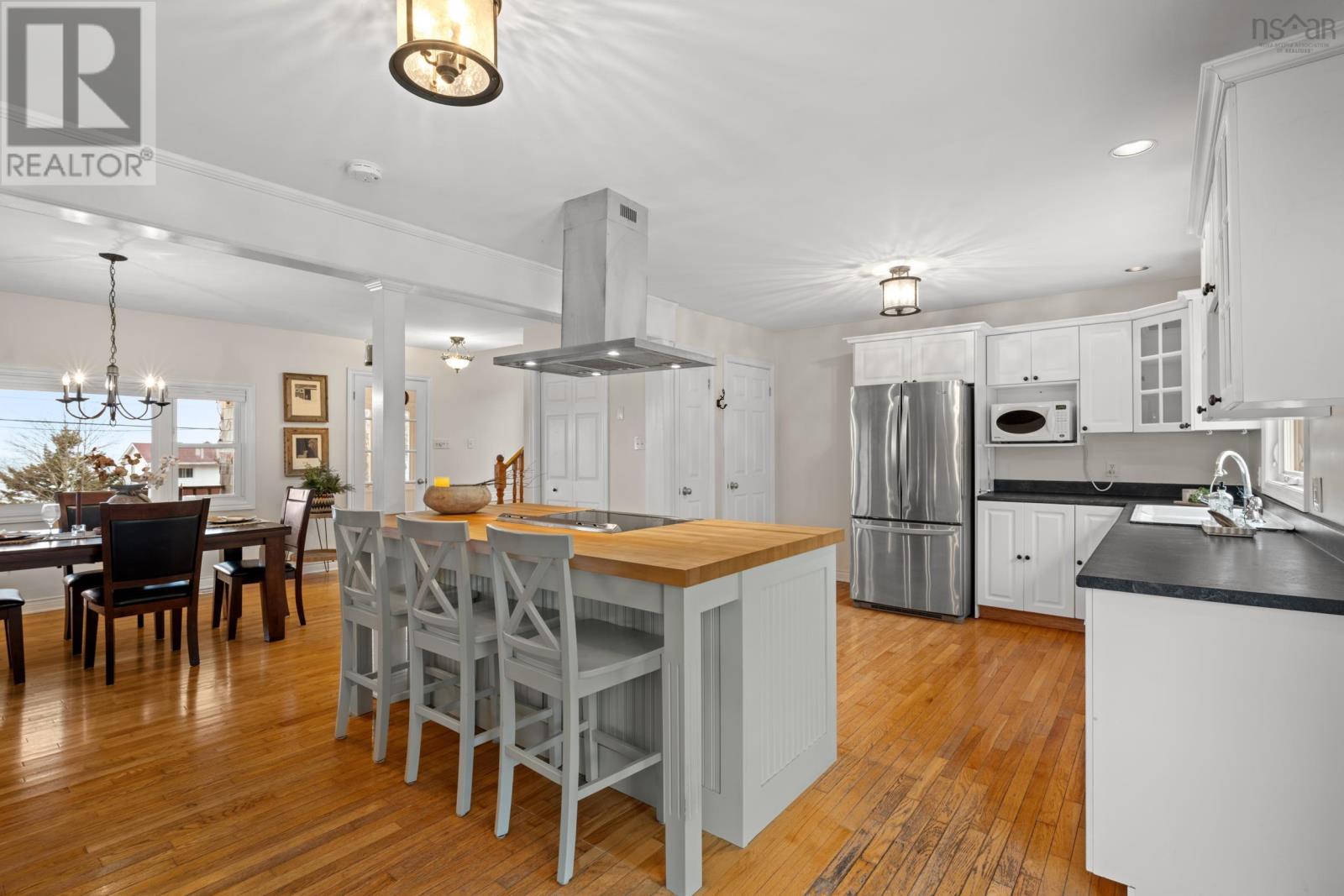 Property 24 of 49 of 75 Bayview Drive