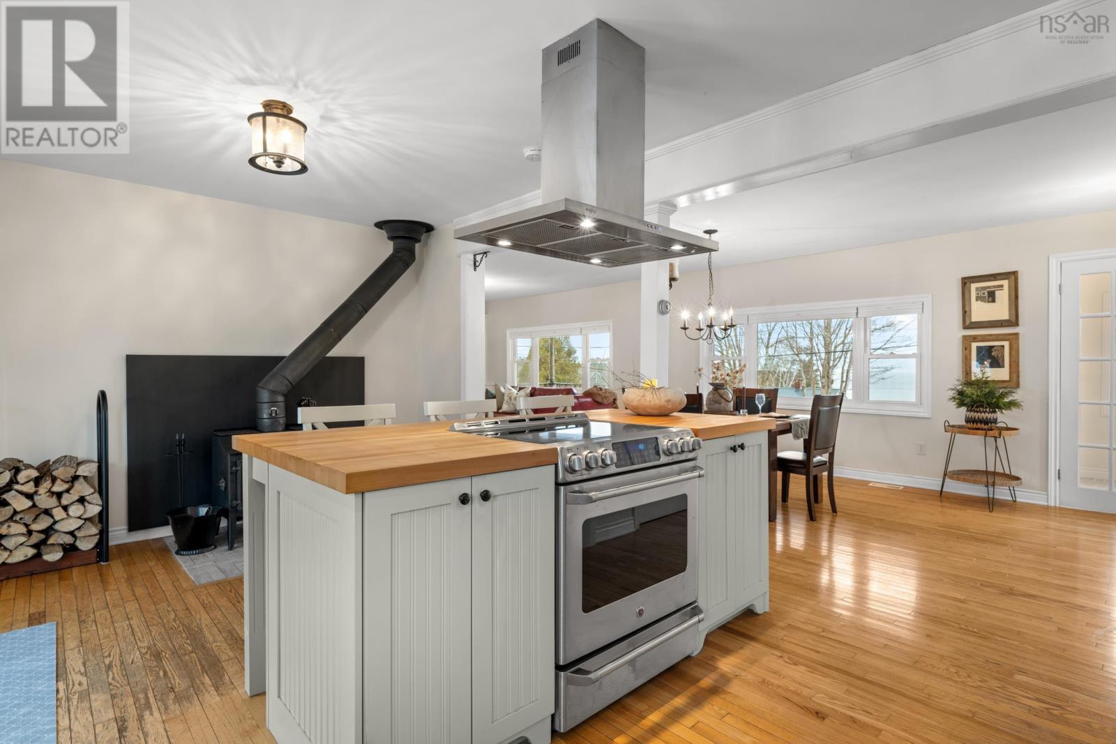 Property 26 of 49 of 75 Bayview Drive