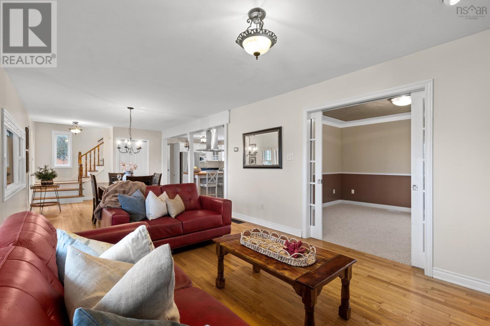 Property 18 of 49 of 75 Bayview Drive