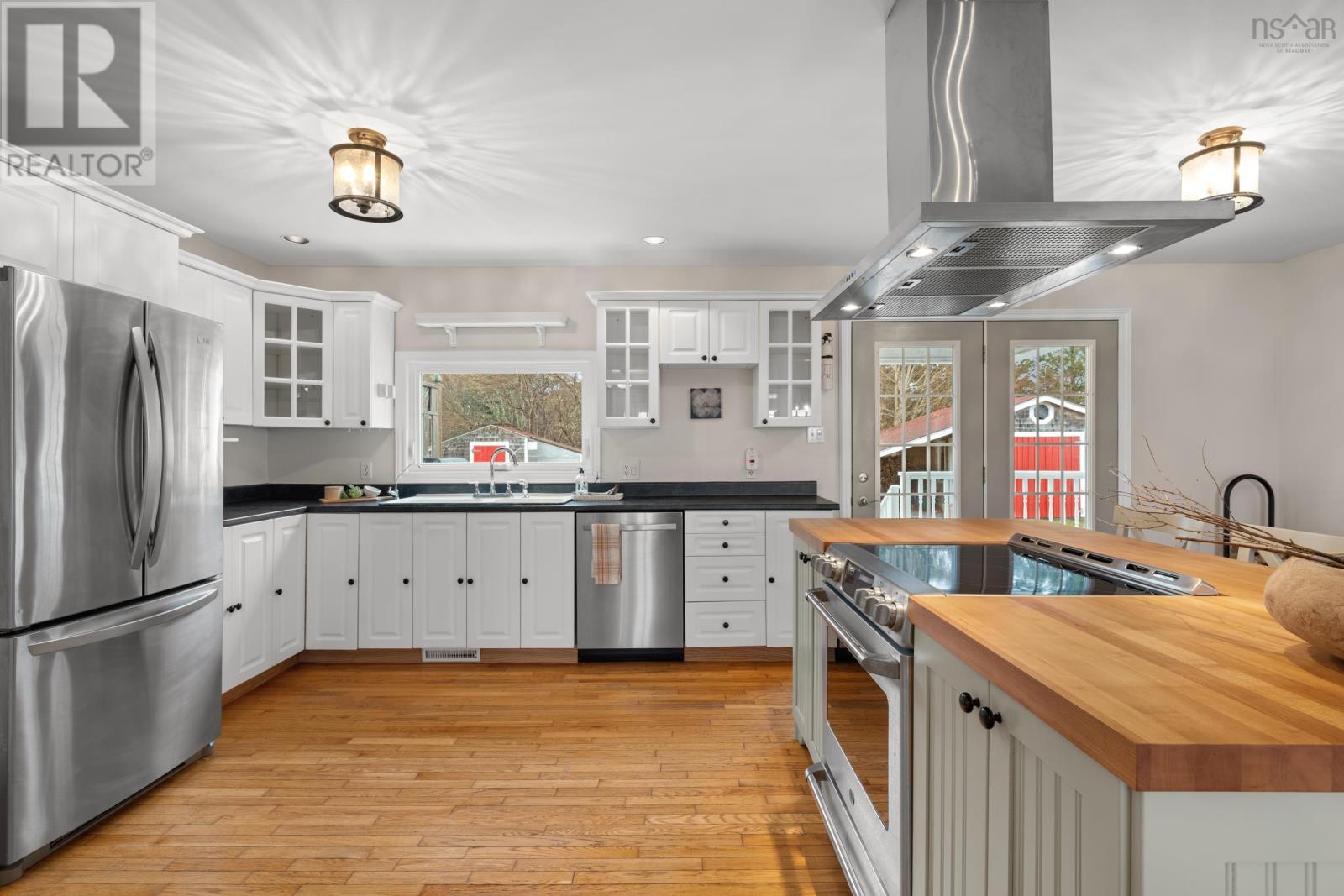 Property 23 of 49 of 75 Bayview Drive