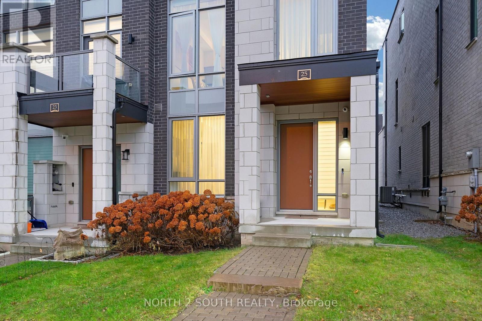 25 AYLIN CRESCENT - 3