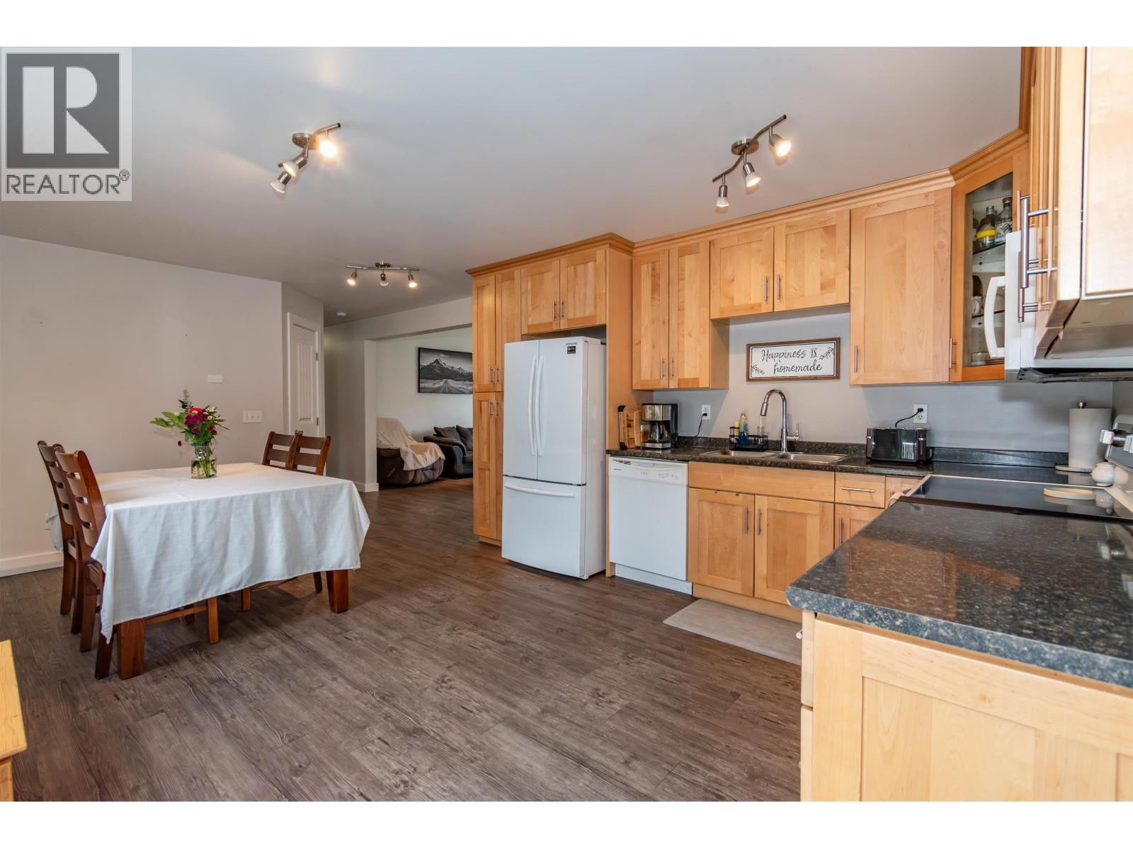 1201 FIR Street, Telkwa