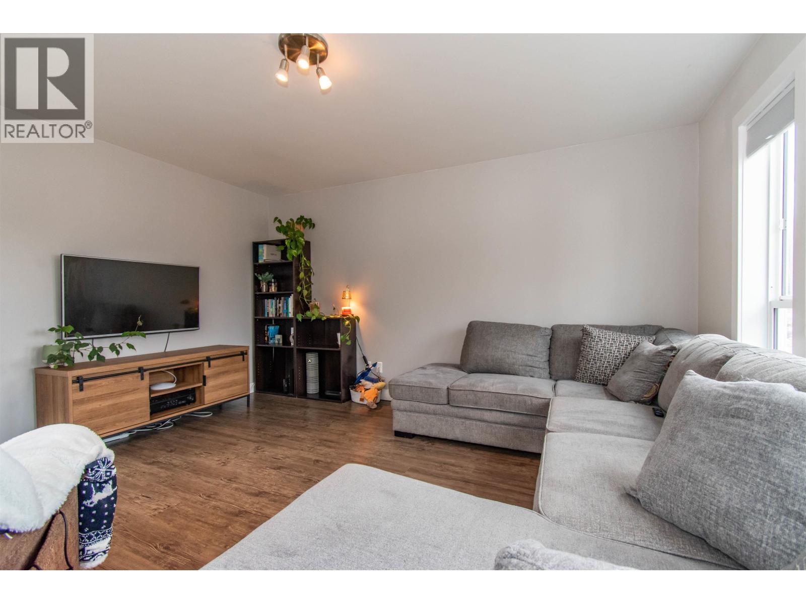 1201 FIR Street, Telkwa