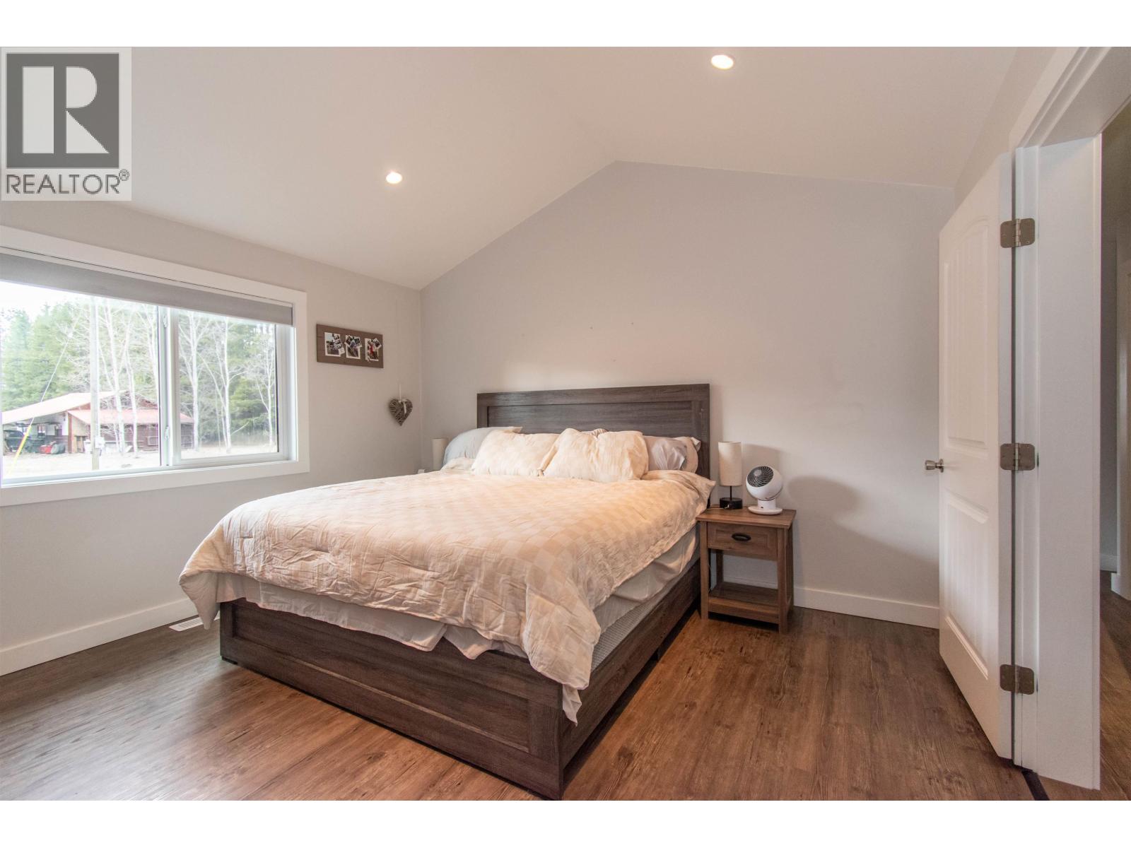 1201 FIR Street, Telkwa