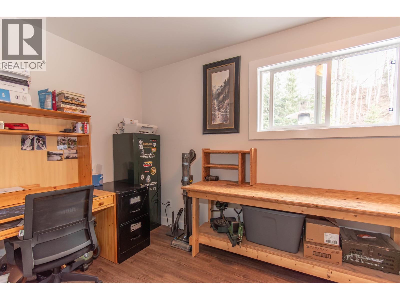 1201 FIR Street, Telkwa