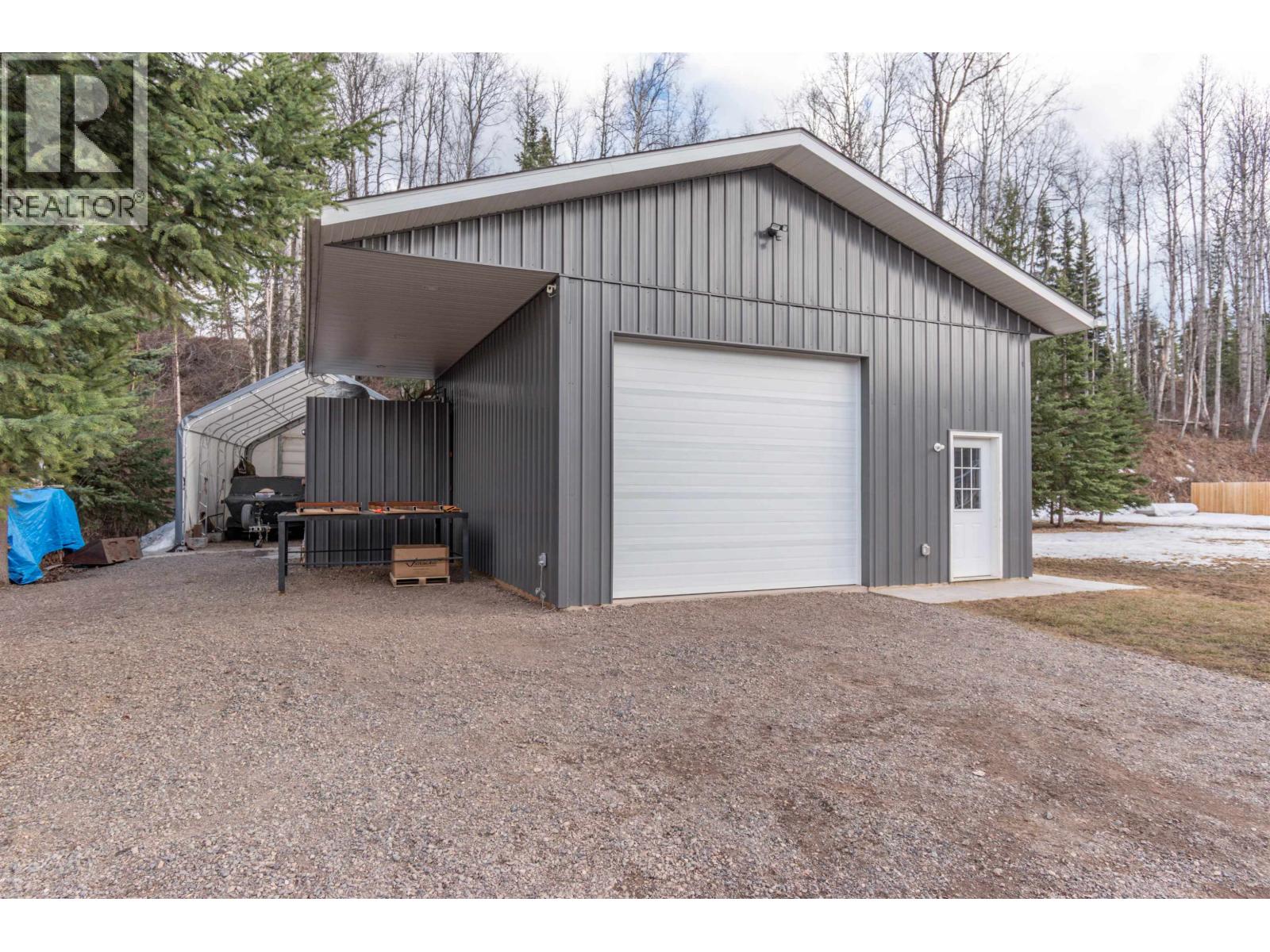 1201 FIR Street, Telkwa