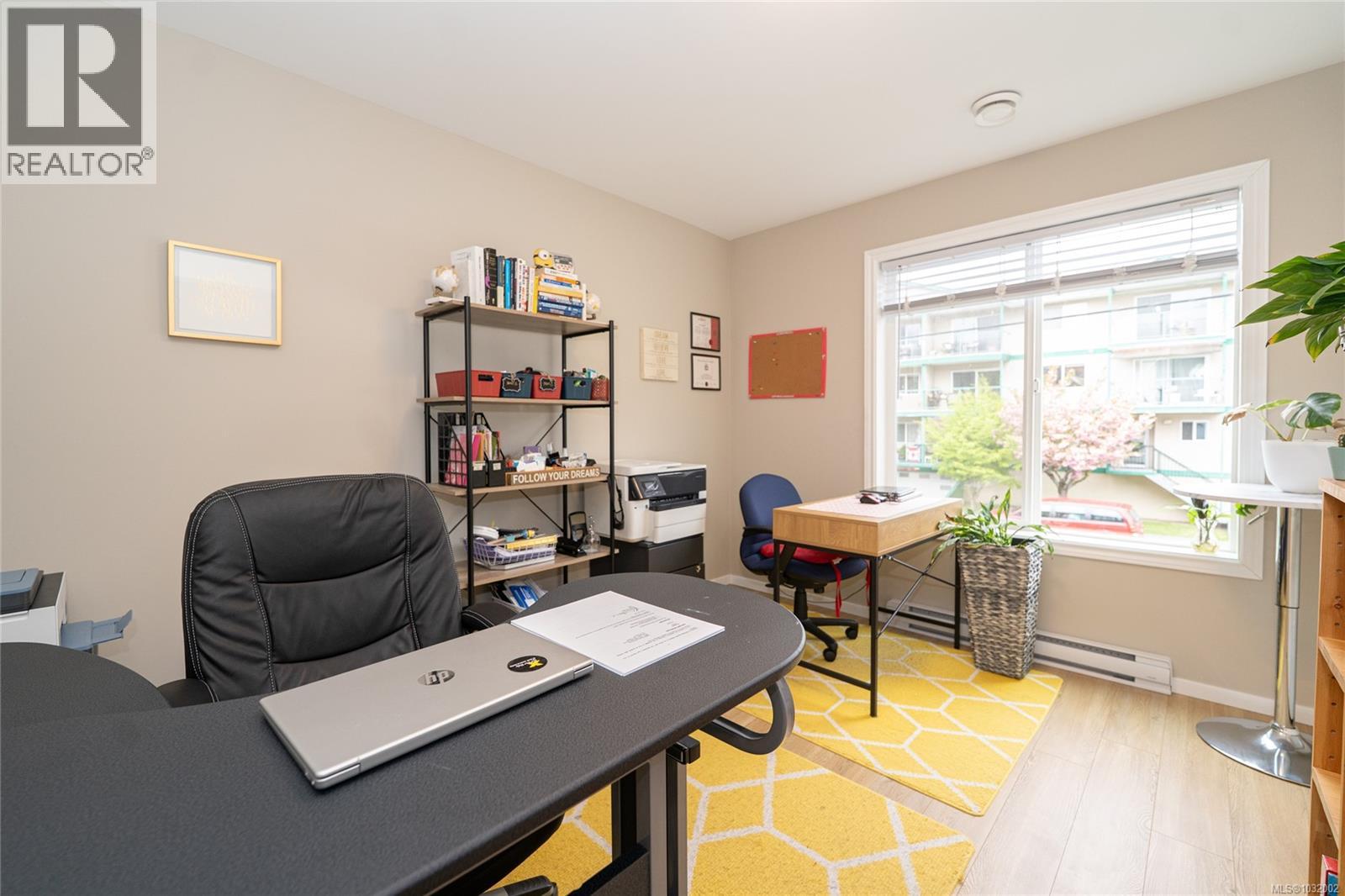 #1 50 KING GEORGE ST N - 15