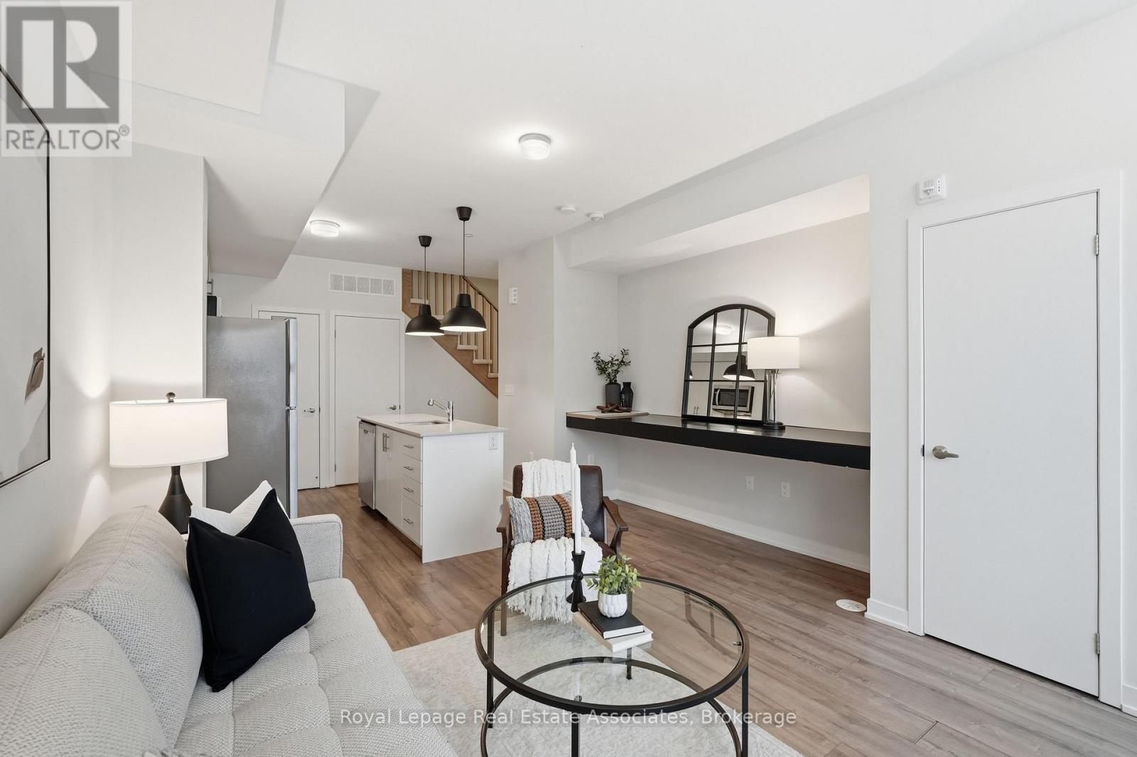 #10 3425 RIDGEWAY DRIVE - 10