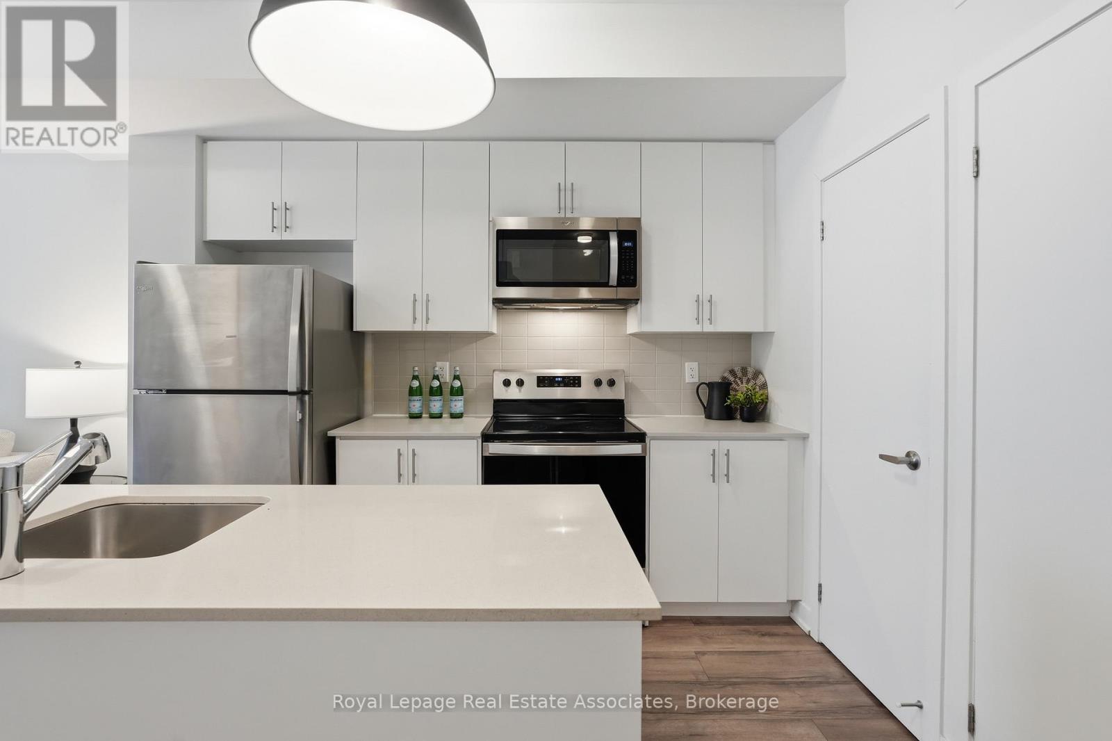 #10 3425 RIDGEWAY DRIVE - 14
