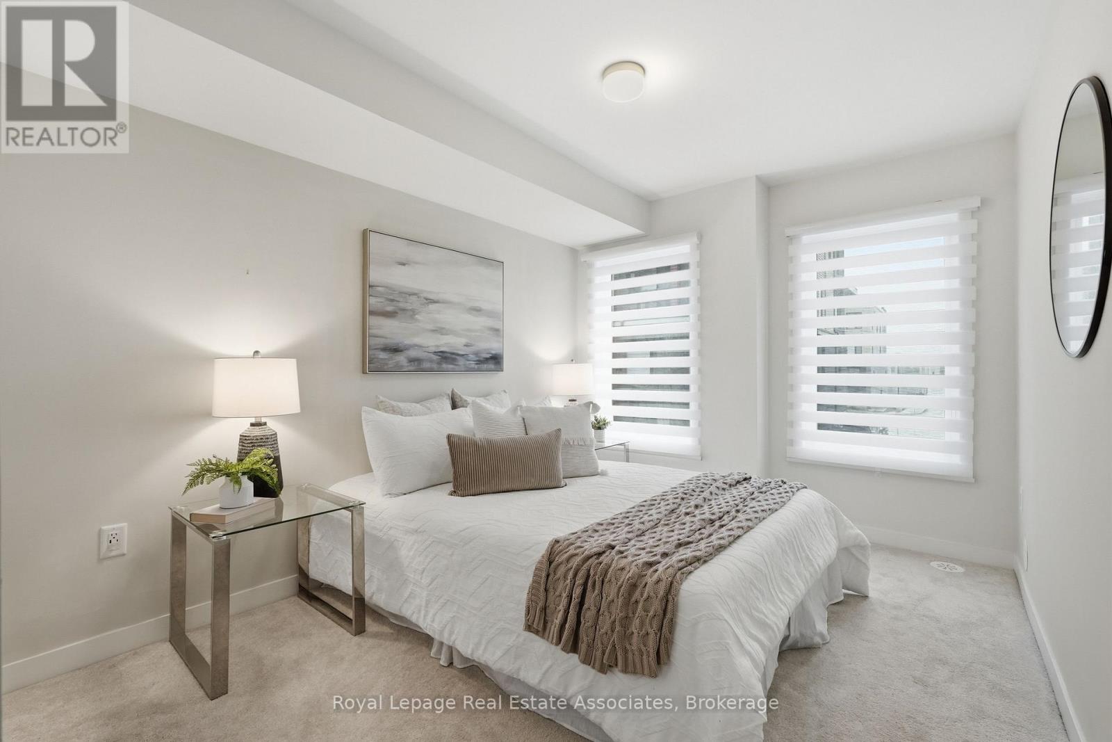 #10 3425 RIDGEWAY DRIVE - 22