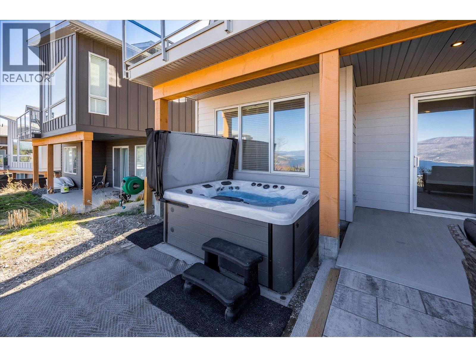 1860 Blue Bunch Court, Kelowna