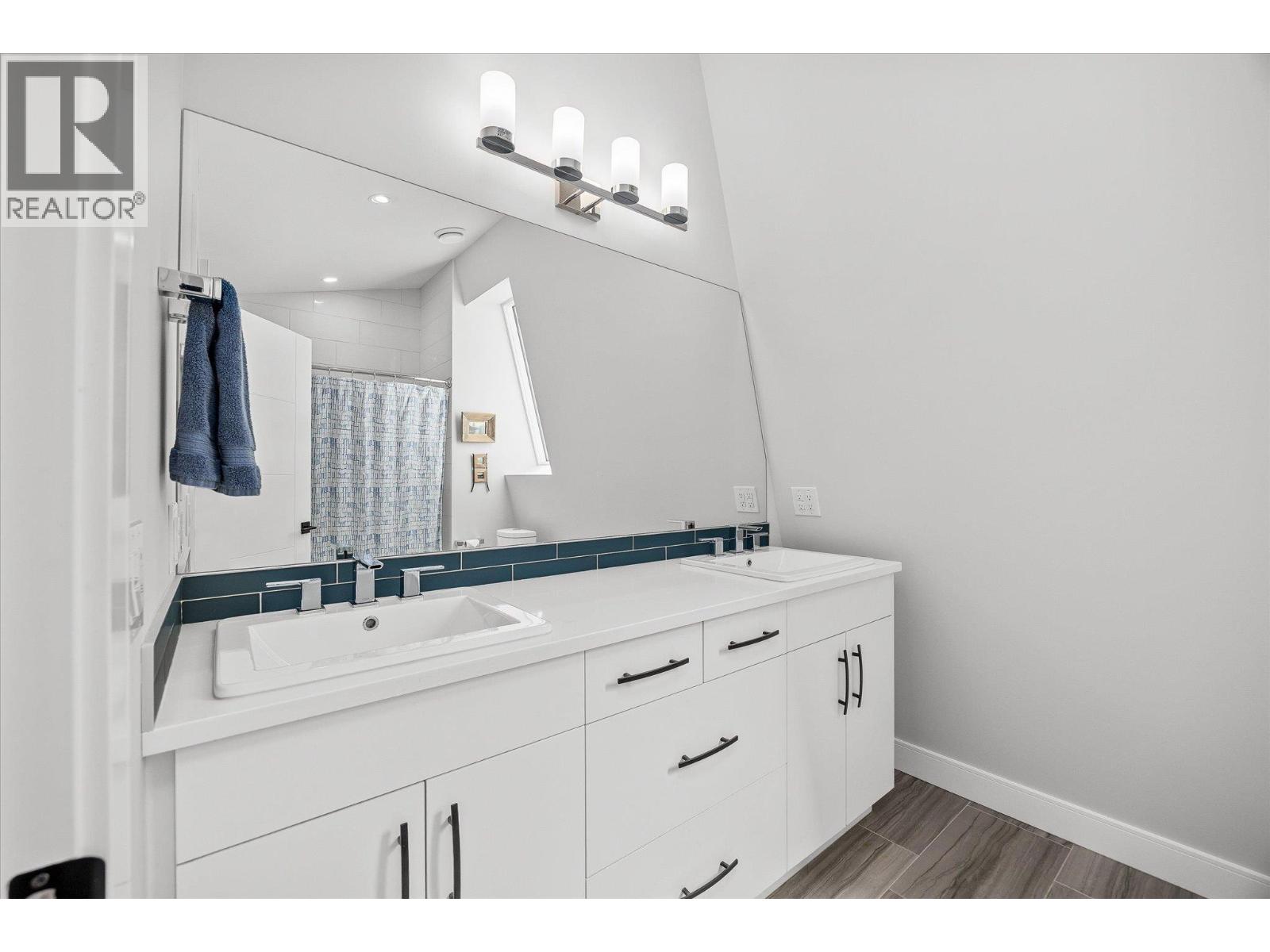 1860 Blue Bunch Court, Kelowna